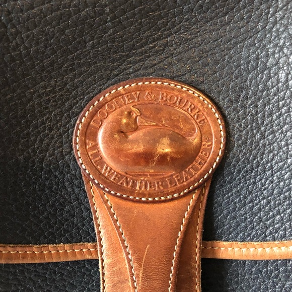 Dooney & Bourke | Vintage Essex Crossboody Purse - Picture 4 of 8